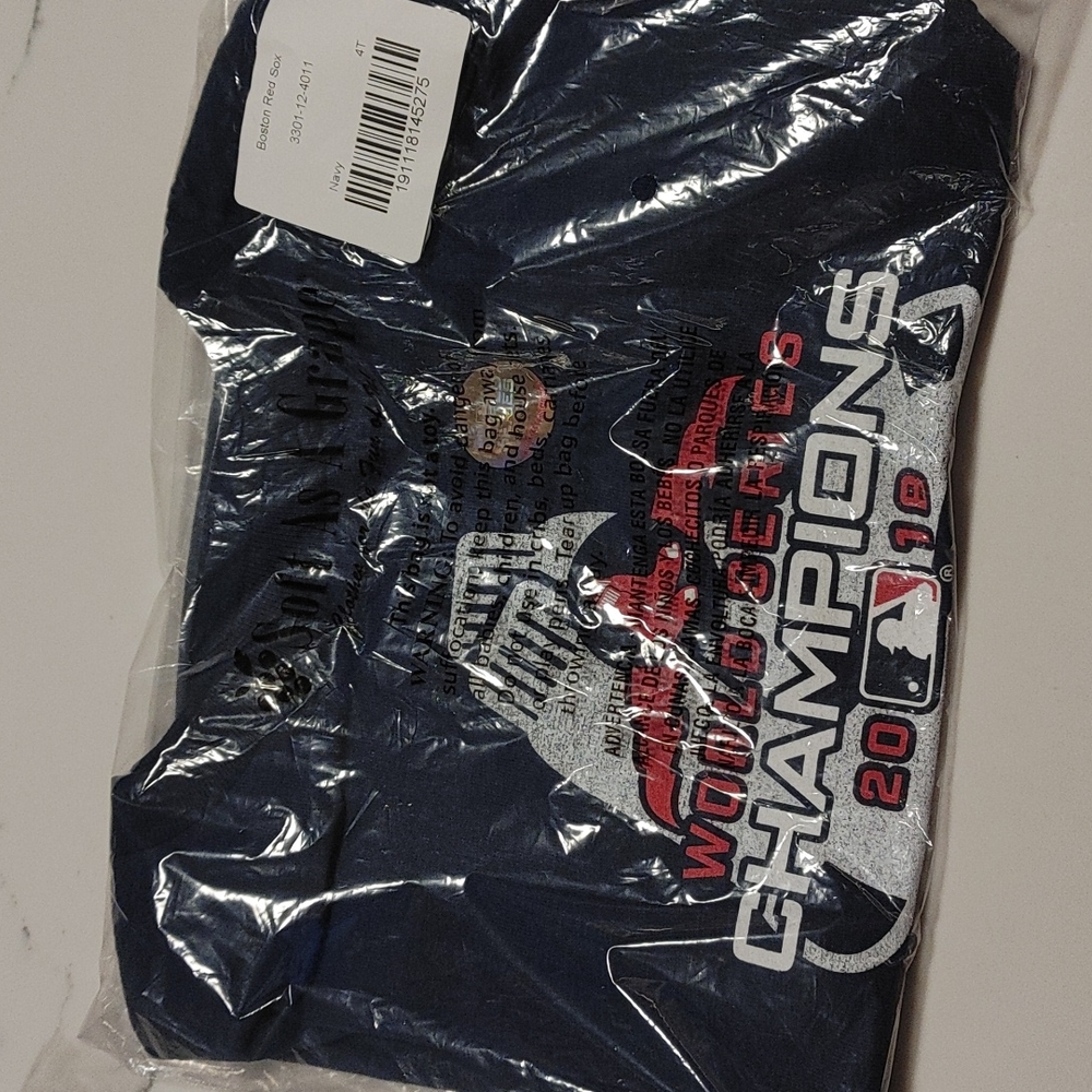 BOSTON RED SOX 2018 world series shirt - NWT